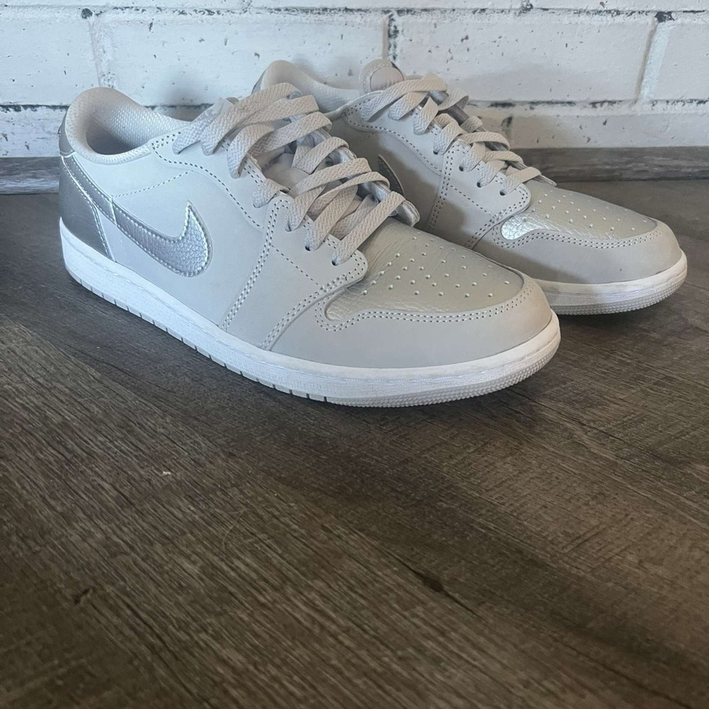Jordan 1 Low grey men's size 10.5 vnds